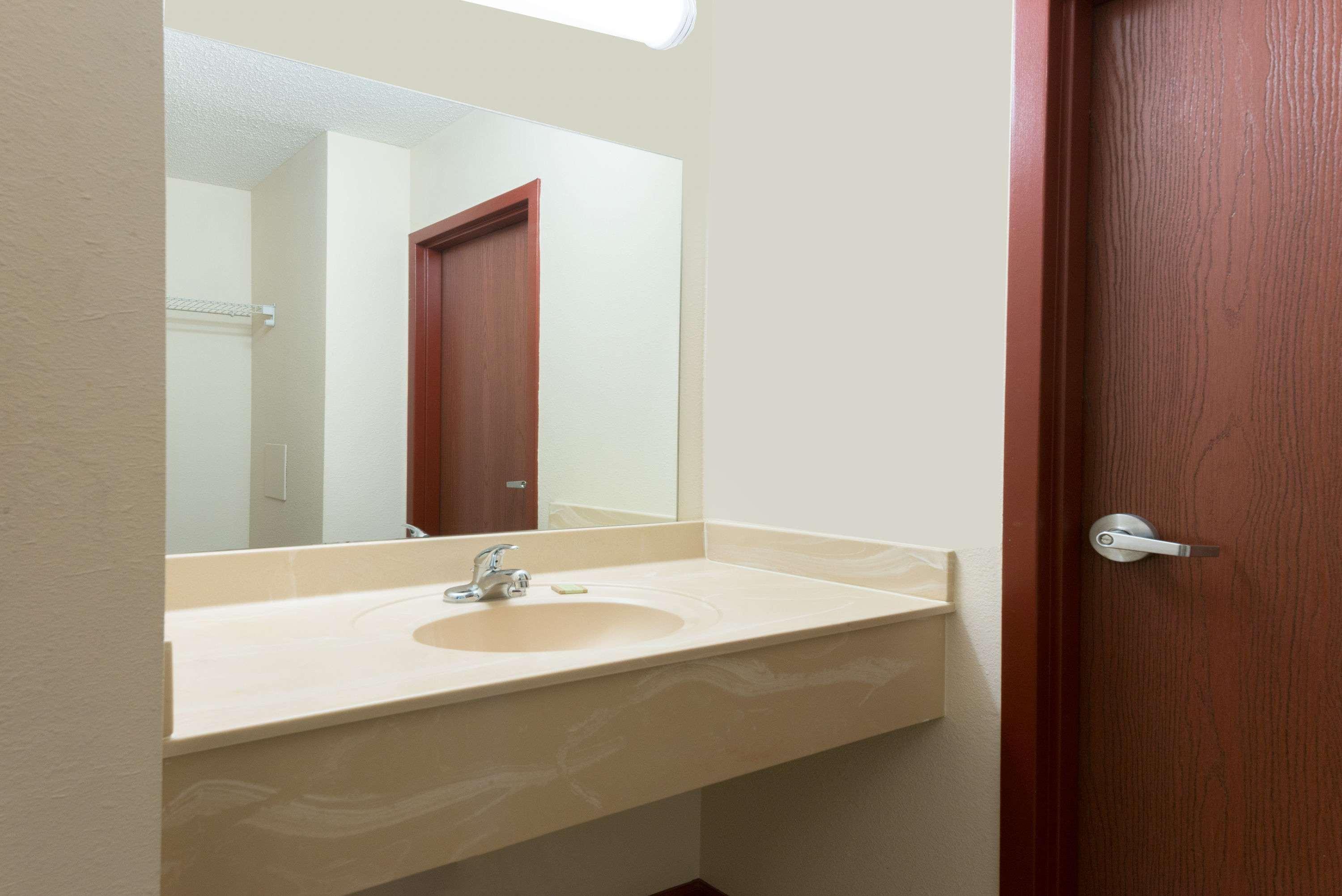 ซูเปอร์ 8 บาย วินด์แฮม บีเวอร์ ฟอลล์ Hotel Beaver Falls ภายนอก รูปภาพ