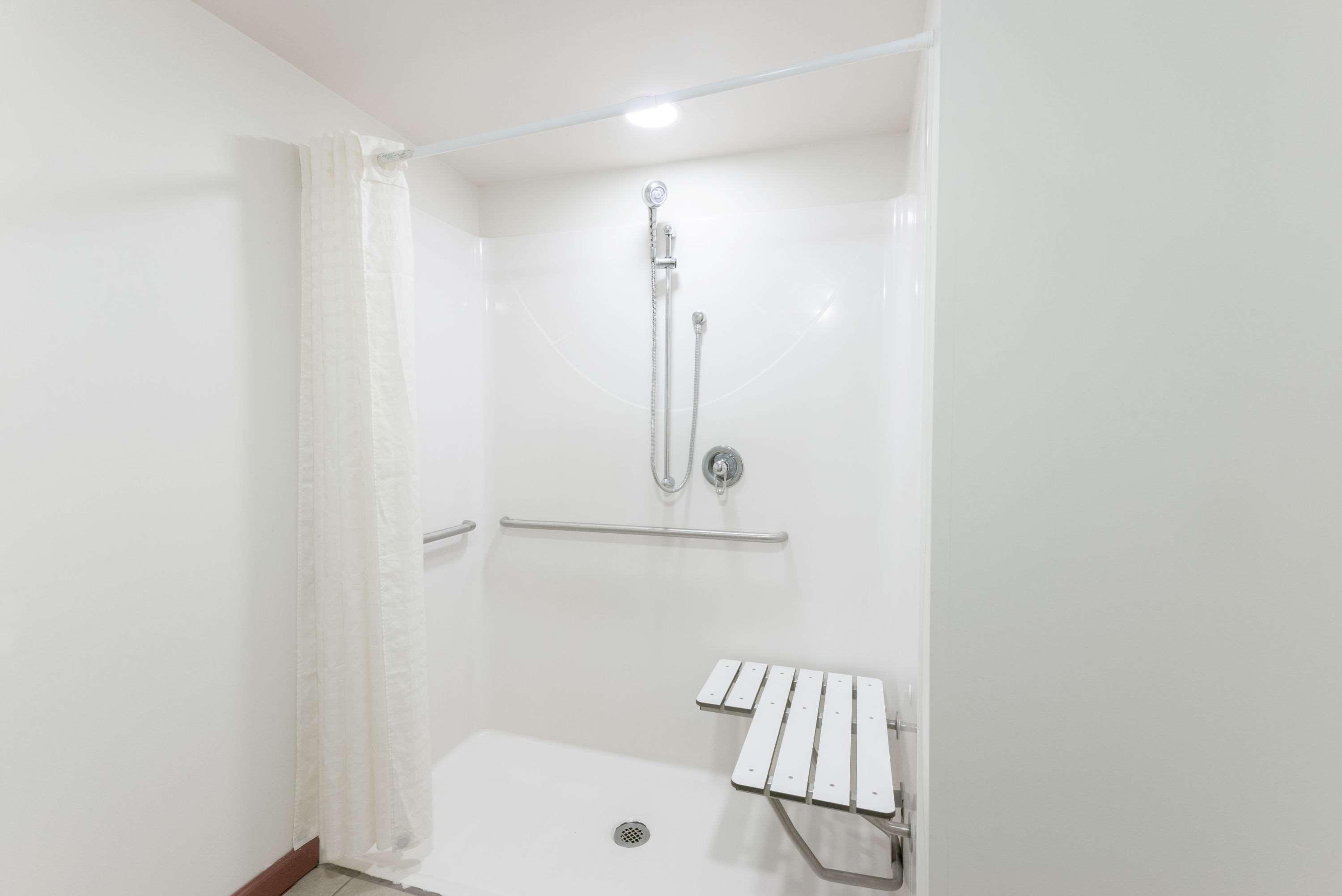 ซูเปอร์ 8 บาย วินด์แฮม บีเวอร์ ฟอลล์ Hotel Beaver Falls ภายนอก รูปภาพ