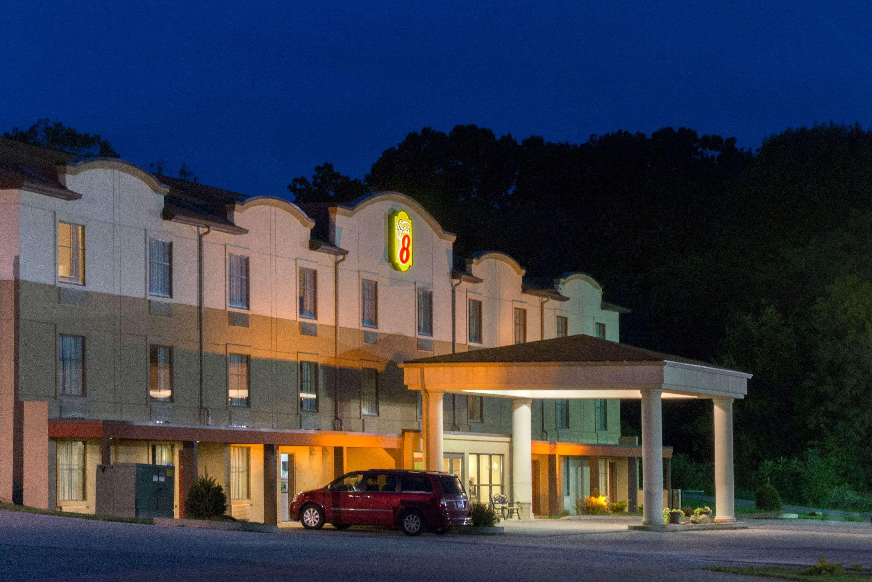 ซูเปอร์ 8 บาย วินด์แฮม บีเวอร์ ฟอลล์ Hotel Beaver Falls ภายนอก รูปภาพ