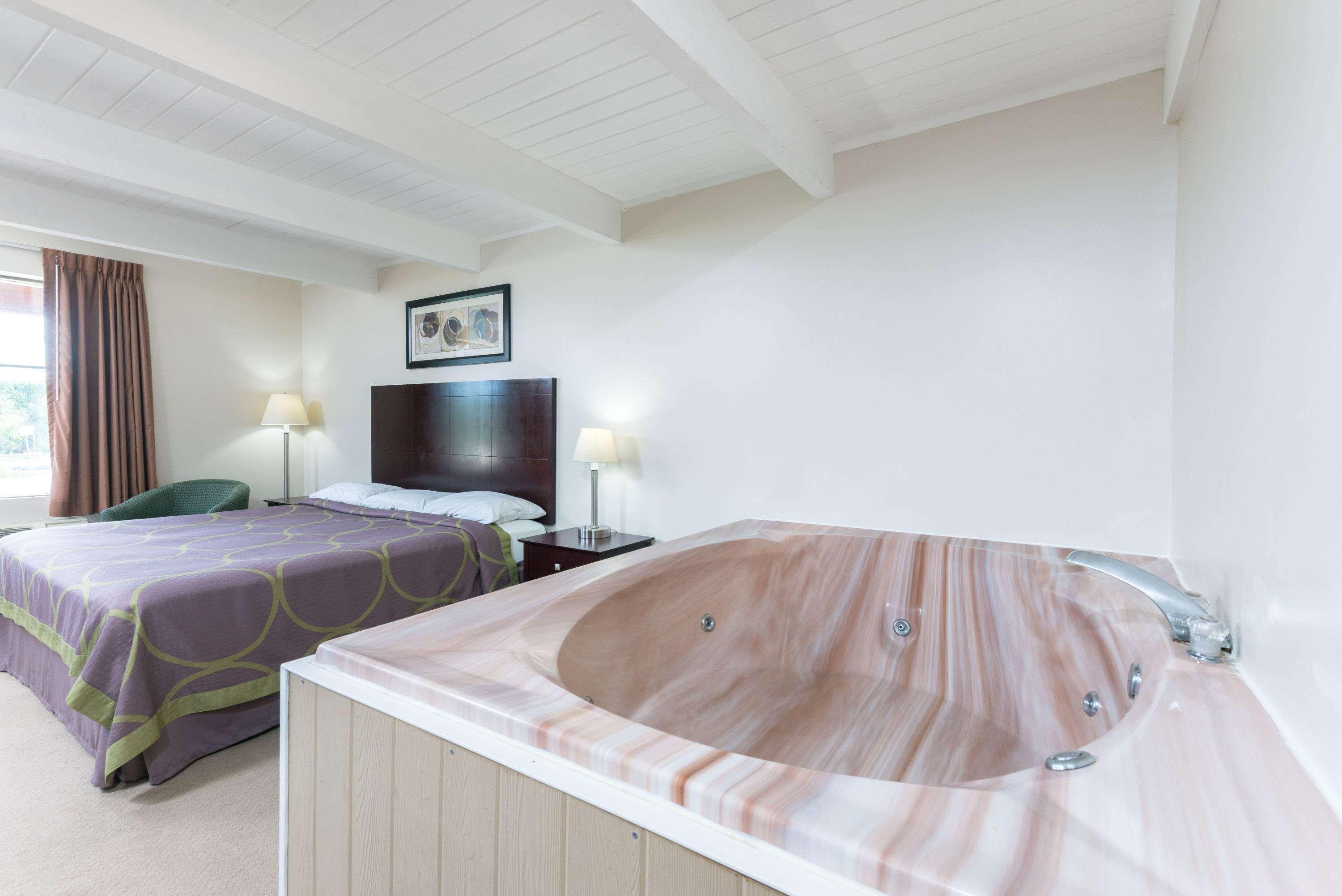 ซูเปอร์ 8 บาย วินด์แฮม บีเวอร์ ฟอลล์ Hotel Beaver Falls ภายนอก รูปภาพ